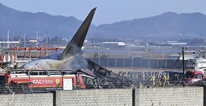 韩国客机碰撞起火事故已致177人死亡